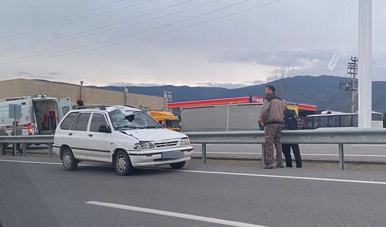 Sakarya; Akyazı Kuzuluk'ta otomobilin çarptığı çocuk ağır yaralandı